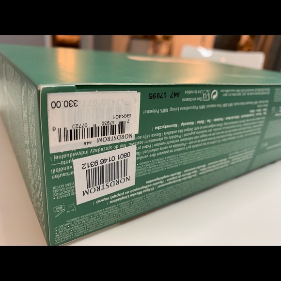 La mer revitalizing set package value $475 - Picture 6 of 6